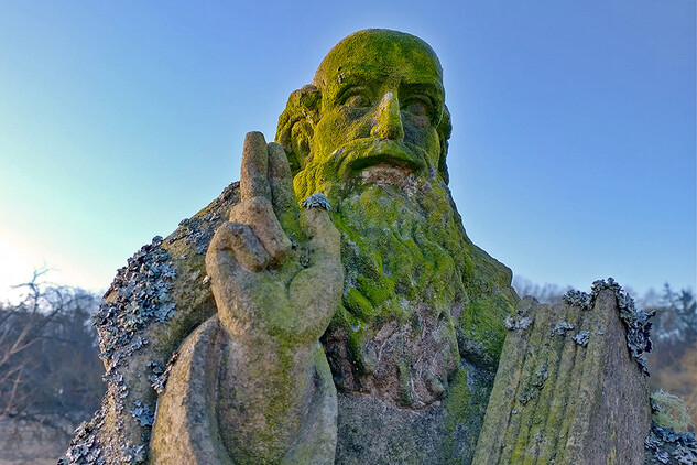 Čečín, socha sv. Jiljí před vstupem do lesů